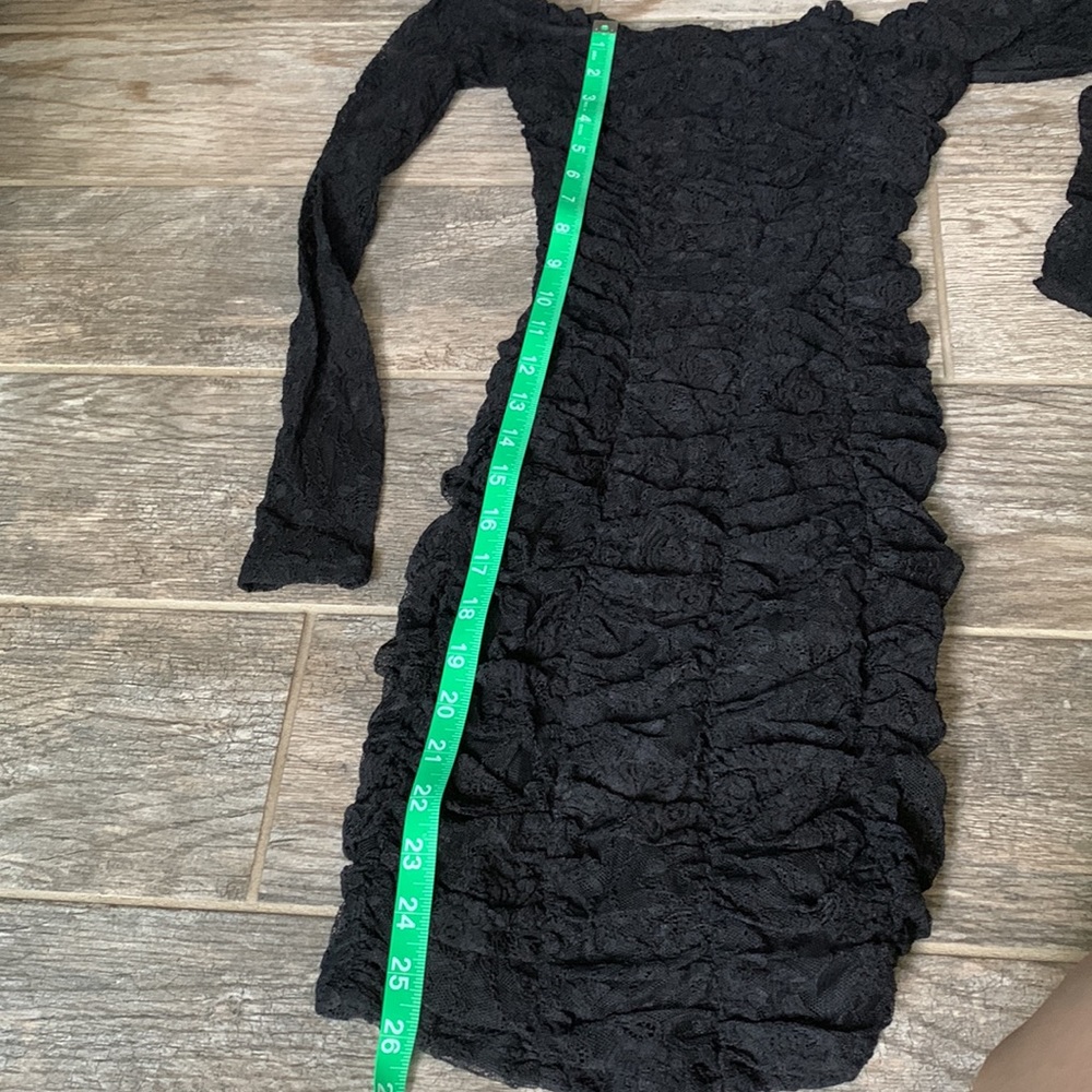 Forever 21 off shoulder lace dress - Picture 3 of 5